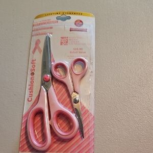 mundi Pink Cushion-Soft Fiber Arts Scissor Set